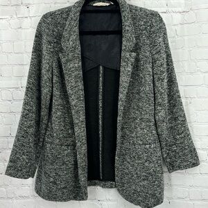Soft surroundings. Sweater/blazer no buttons. Size Medium petite.
